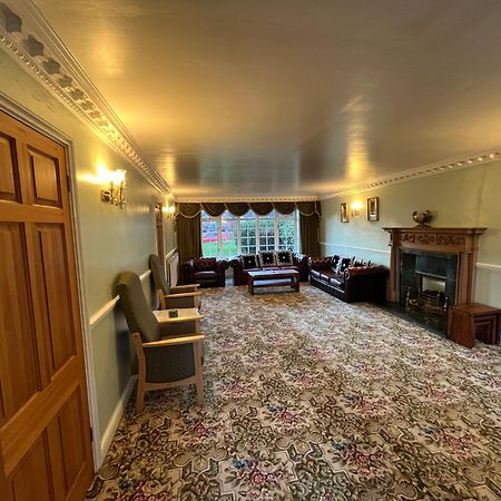 Unwind In Comfort At Cosy Caradus Your 4 Bedroom Home Sweet Home! Birmingham Extérieur photo