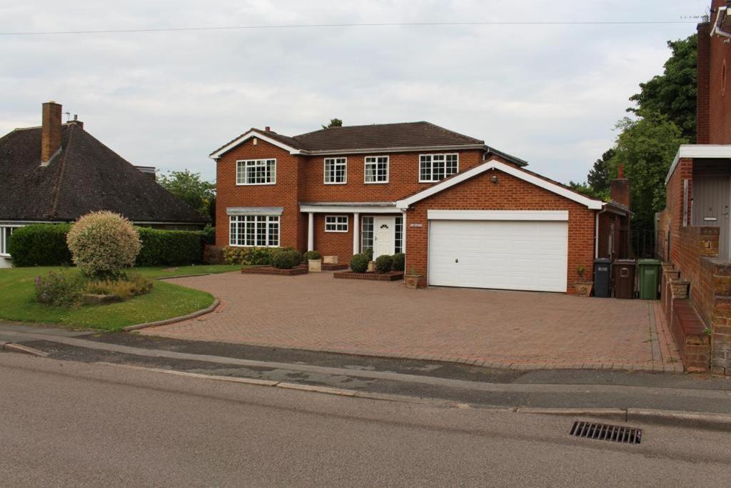 Unwind In Comfort At Cosy Caradus Your 4 Bedroom Home Sweet Home! Birmingham Extérieur photo