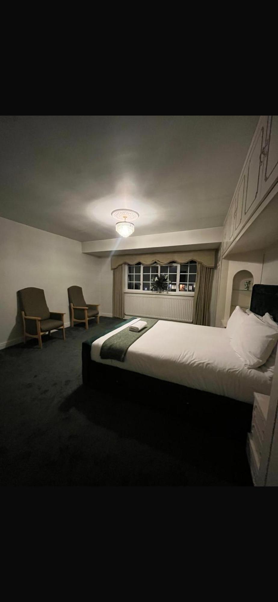 Unwind In Comfort At Cosy Caradus Your 4 Bedroom Home Sweet Home! Birmingham Extérieur photo