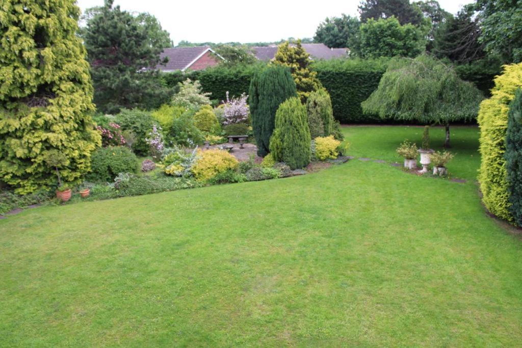 Unwind In Comfort At Cosy Caradus Your 4 Bedroom Home Sweet Home! Birmingham Extérieur photo