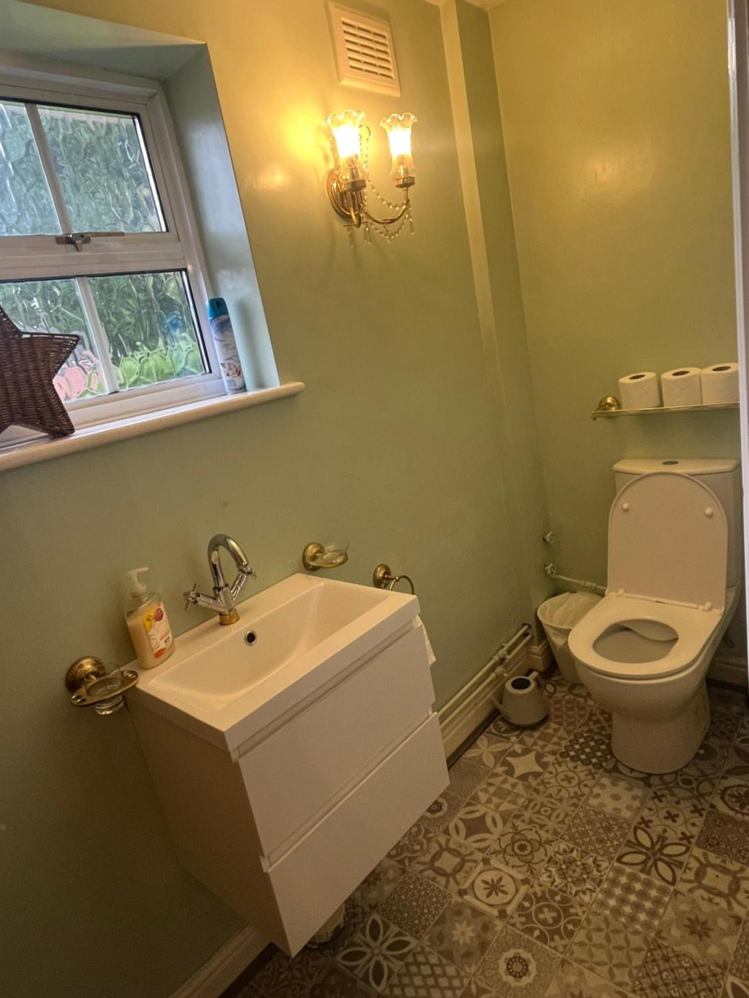 Unwind In Comfort At Cosy Caradus Your 4 Bedroom Home Sweet Home! Birmingham Extérieur photo