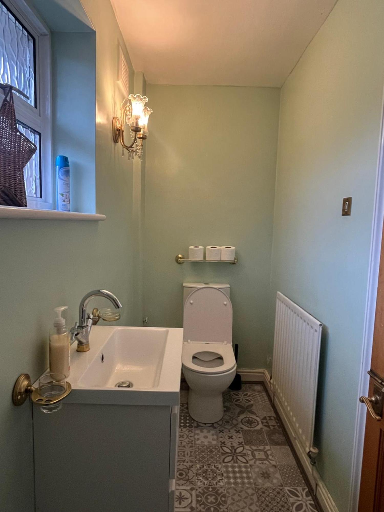 Unwind In Comfort At Cosy Caradus Your 4 Bedroom Home Sweet Home! Birmingham Extérieur photo